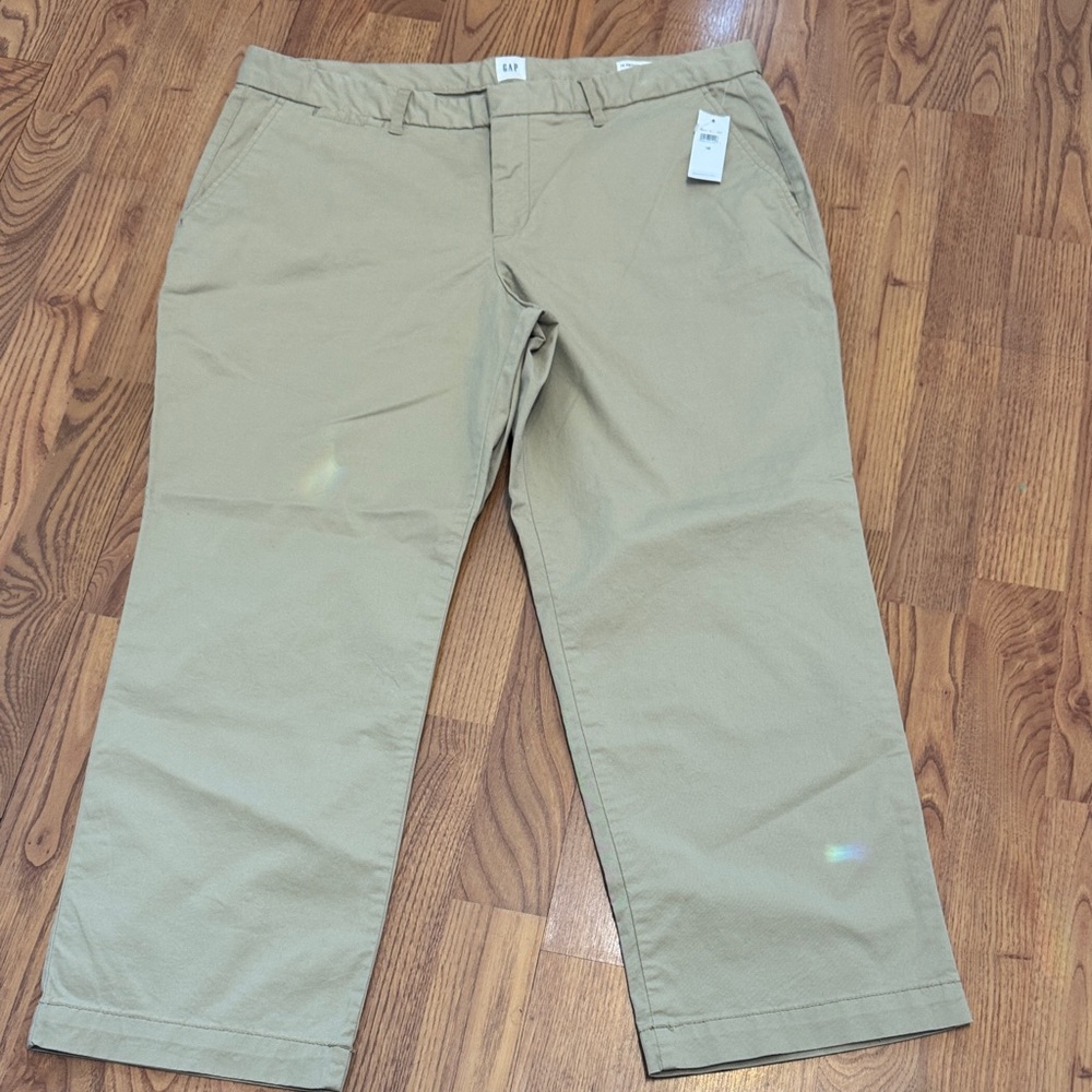 ✨NWT GAP Women's Tan Khakis - Slim City 14P